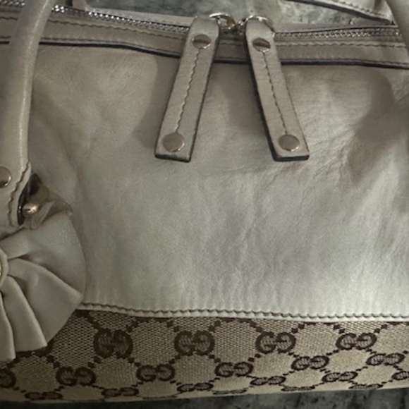 Adorable Vintage Small Flower Gucci Double Handle Bag! - Picture 5 of 16